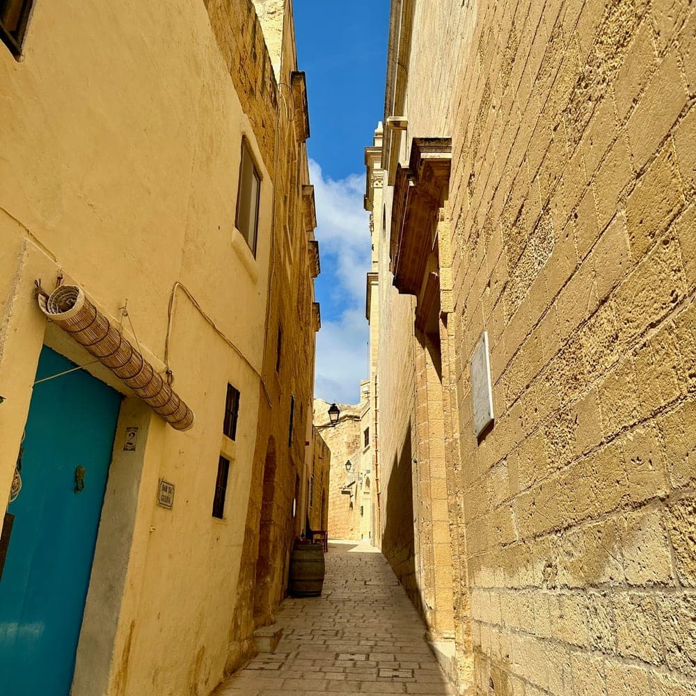 Malta's Sunken Alley